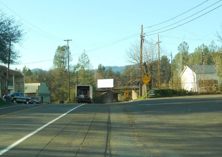 Shasta Dam Blvd. 250.00 ft E/O North Blvd. S/S F/E Media