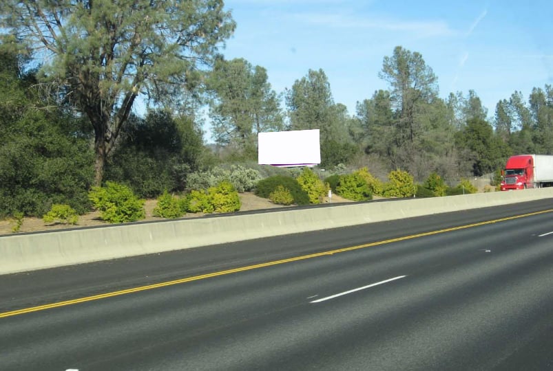 I-5 2200.00 ft N/O Oasis Road W/S F/S Media