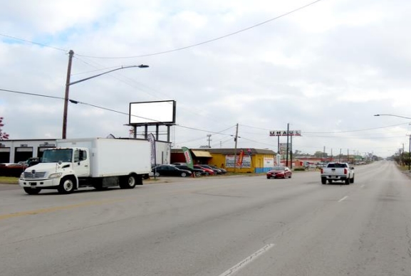 Location photo for W Division St near Ensenada Square, West Arlington (Arlington)