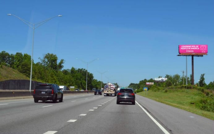 Location photo for Bus 40 W near Strayer University (Greensboro)