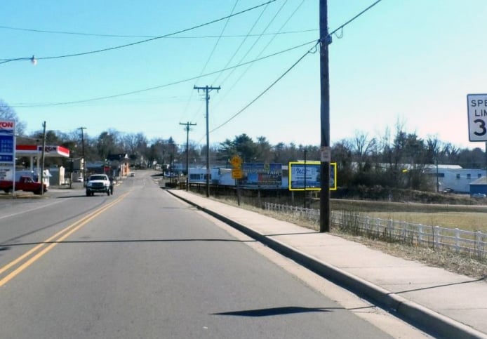 Location photo for US-52 Business near Granite City Greenway (NW access point) (Mt Airy)