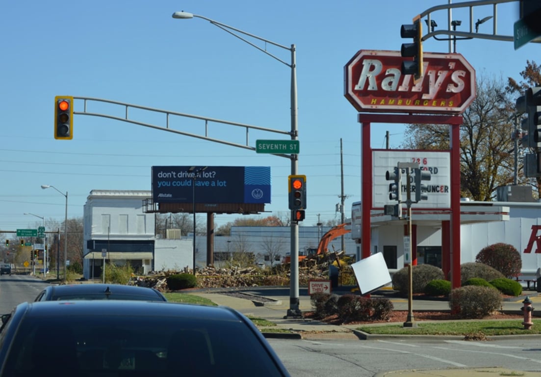 South Grand Ave 200' E/O 7th St. W/F Media