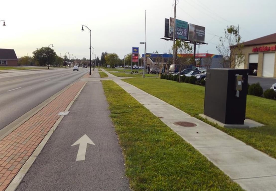 2375 Stringtown SS 100Ft E/O Hoover F/W -  4 Media