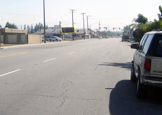 NL 34TH ST 100' E/O M ST Media