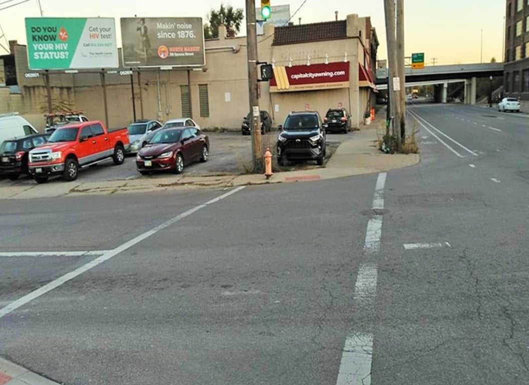 Location photo for 577 N Fourth WS 50Ft NO Goodale FS - 1