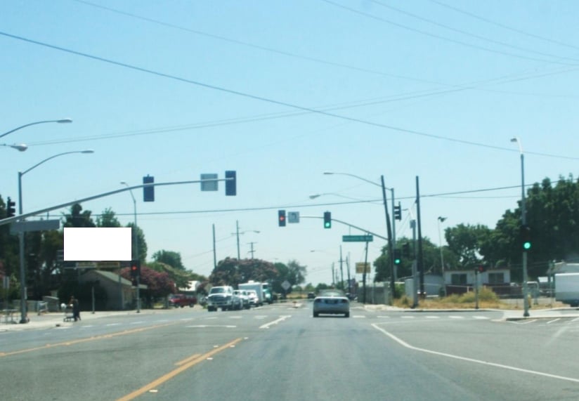 Lindhurst Avenue 100.00 ft S/O Hammonton E/S F/N Media