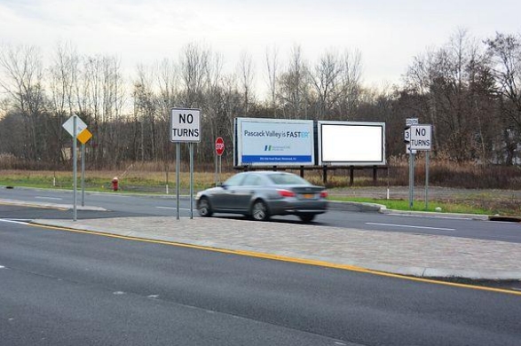 Location photo for NY-303 near Tackamack North Park (Blauvelt)