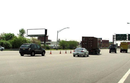 Location photo for Roanoke Ave near Doremus Ave at Roanoke Ave (Newark)