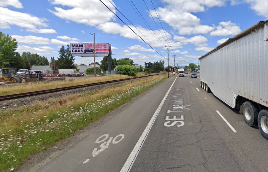 SH 8 S/S, 0.25 mi W/O SE Brookwood Ave, F/E Media