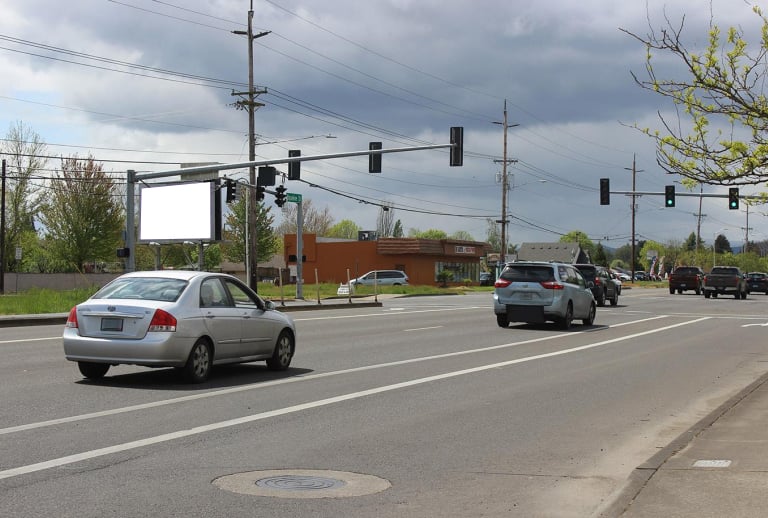 SH 8 10 ft W/O 26th Av SS F/E Media