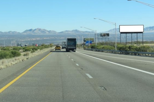 Location photo for I-10 SS 0.73mi E/O SH 90 mm 302.73 F/W - 2