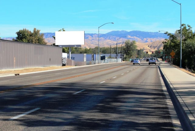 Veterans Memorial Parkway W/S Media
