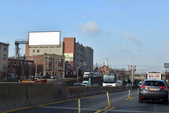 Location photo for 33rd St near 30th St at Pleasant Ave (Union City)