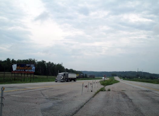 I-29 0.3 MI S/O EXIT 56 W/S, S/F Media