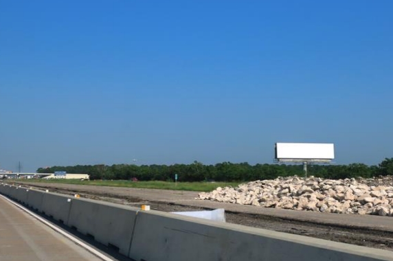 Location photo for I-45 Gulf Frwy ES 0.5mi N/O Holland F/S - 2