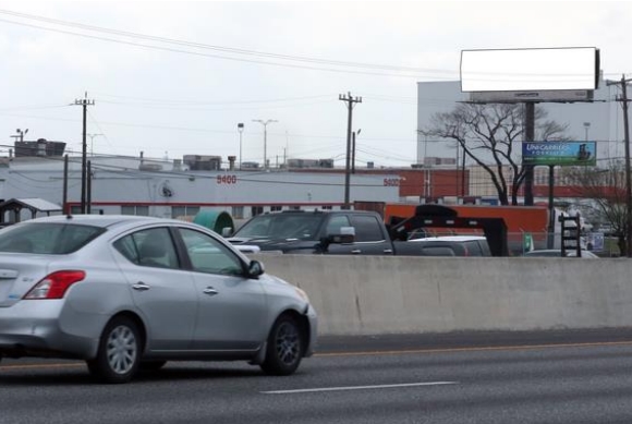 Location photo for Industry Park Dr near I-35 N Access Rd Across Heb, Northeast Side (San Antonio)