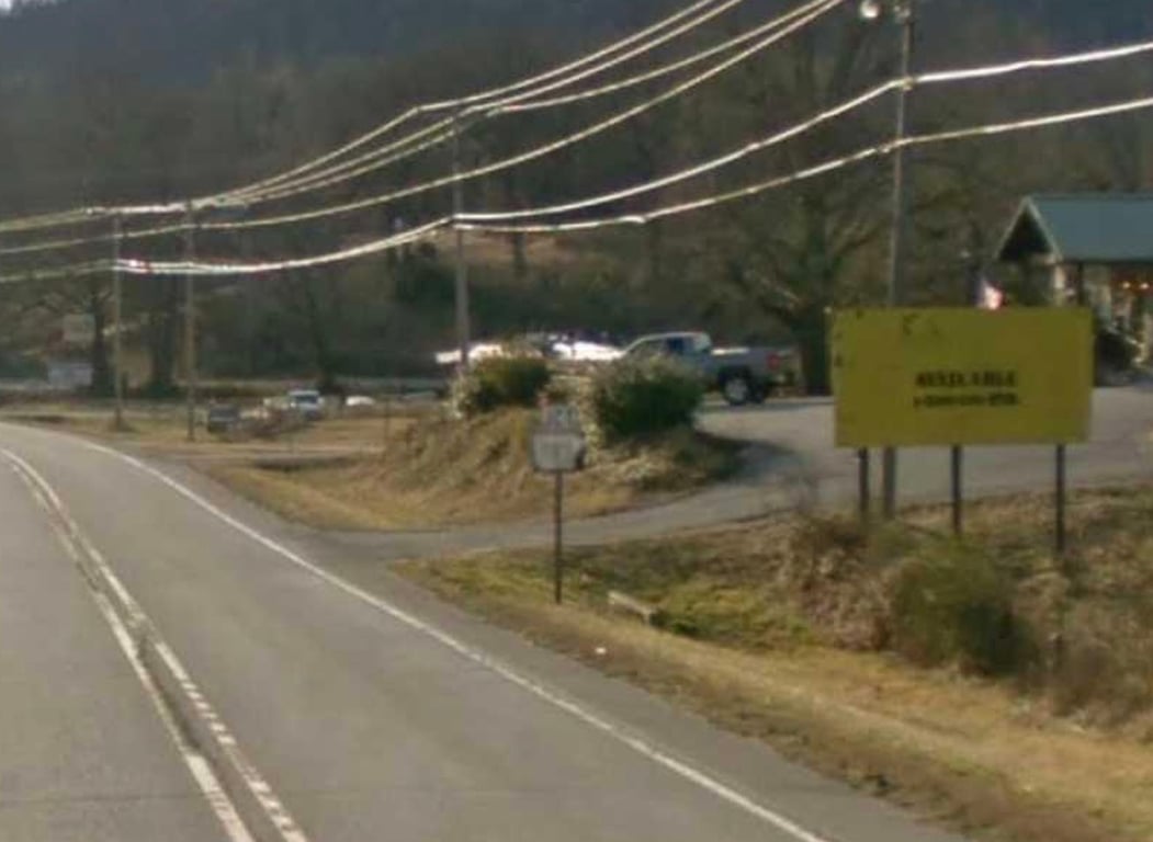 SR 9, .1 mi N/O SR 395 W/S, N/F Media