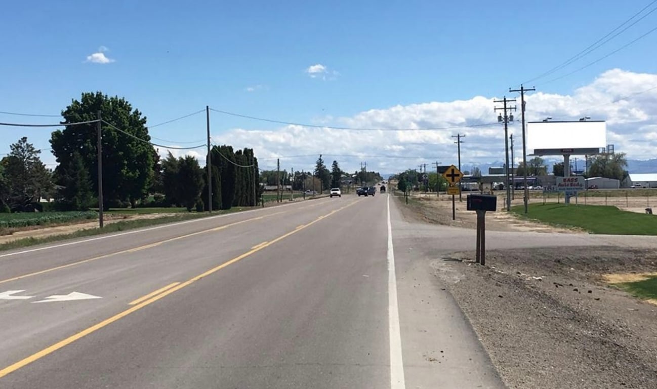 SH 45 0.15 mi N/O Lake Shore Dr. W/S Media