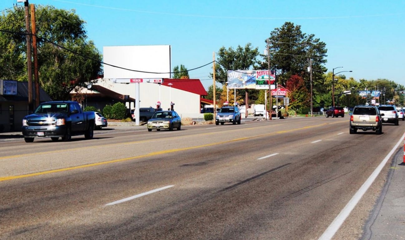 Location photo for W State St near Bogart Plaza (Garden City)