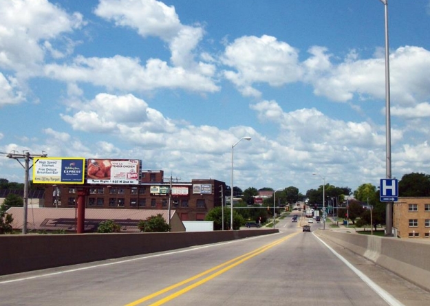 Location photo for 8th Ave S near Library (Clinton)