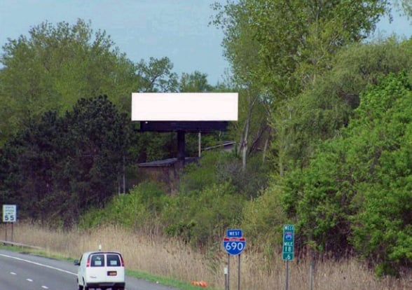 Location photo for North side 690 1/4 mi west of Thompson Rd.