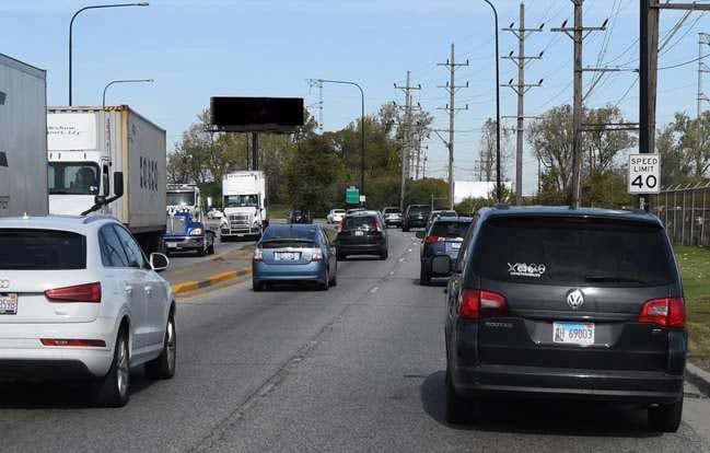 Harlem Ave 1036' mi N/O 71st Street E/L F/S Media