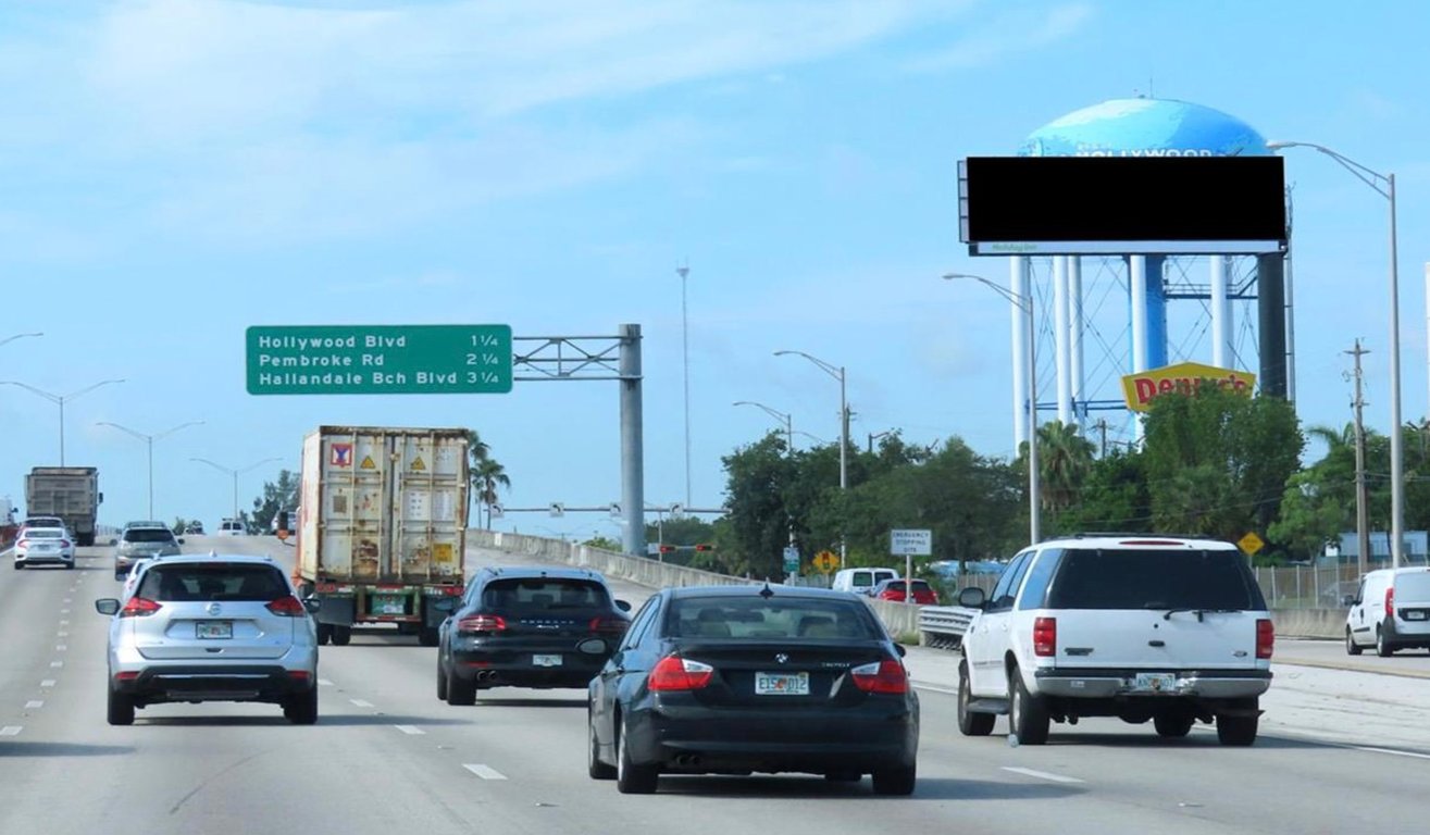 Location photo for N 29th Ave near One Oakwood Plaza, Oakwood (Hollywood)