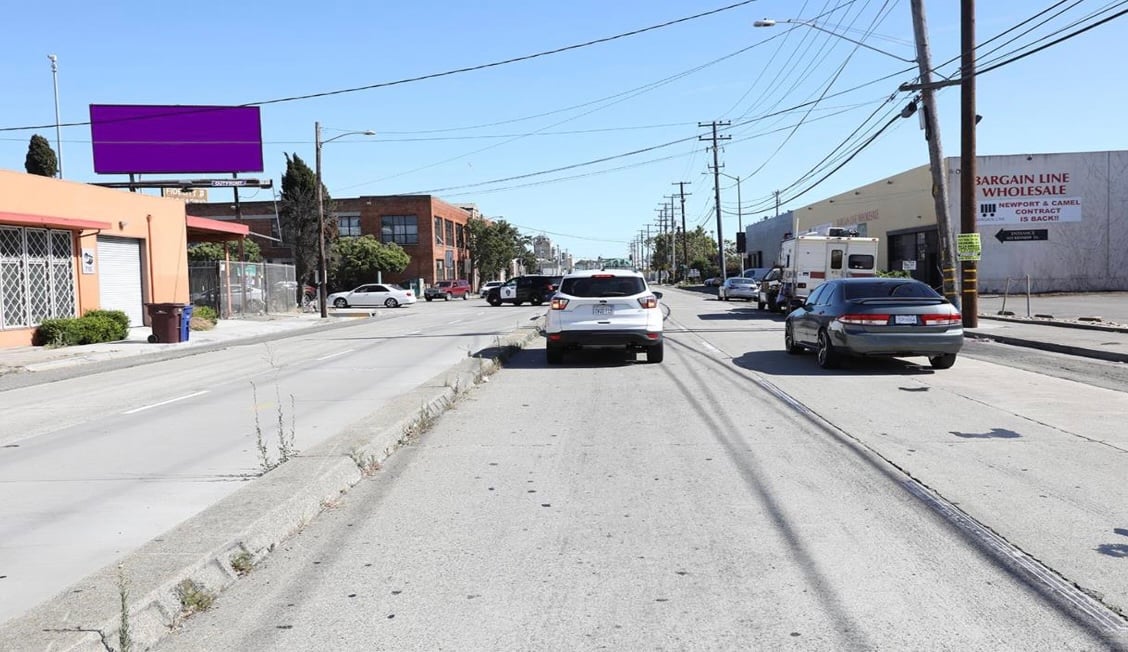 Kennedy 200 ft N/O E 7Th E/S F/N Media