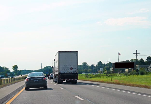 US-23 2.1 mi S/O I-96 Fwy W/S F/N Media