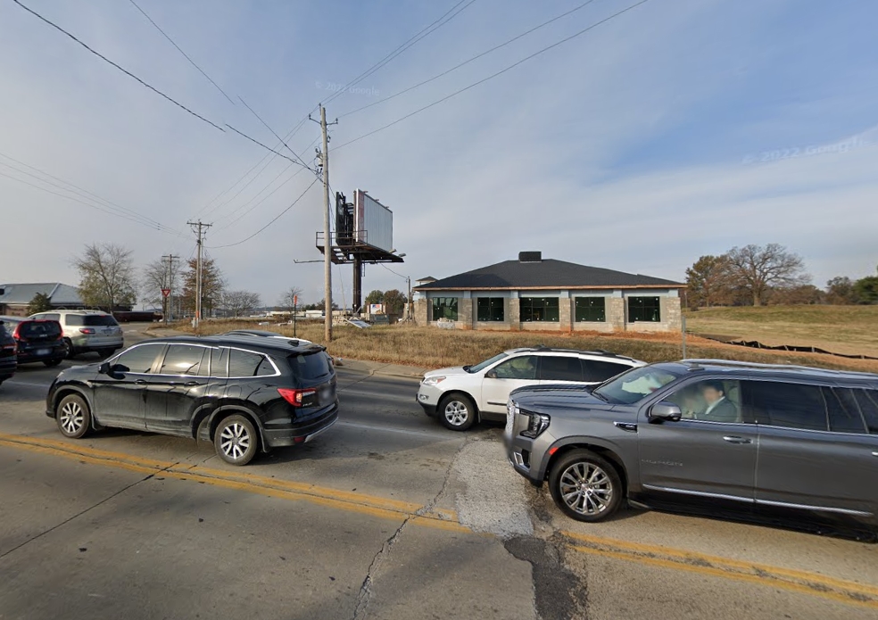 3200 INDEPENDENCE ST Media