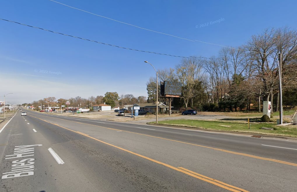 800 N KINGSHIGHWAY Media