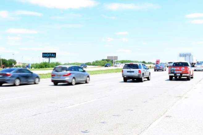 Location photo for S Carrier Pkwy near Fish Creek Park and playground (Grand Prairie)