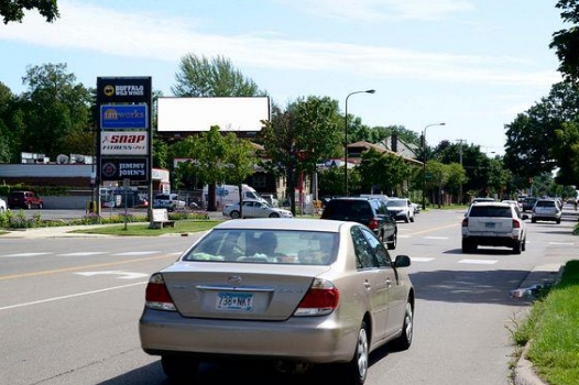 Location photo for Snelling Ave N near Institute For Global Citizenship, Snelling Hamline (St Paul)