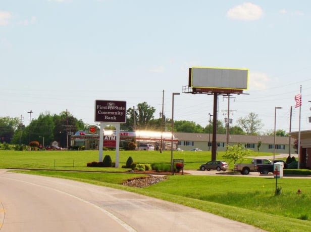 W/S HWY 51 .2 MI N/O RT. T S/B Media