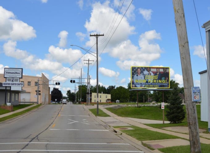 BROADWAY NL 50' W/O 14TH ST Media