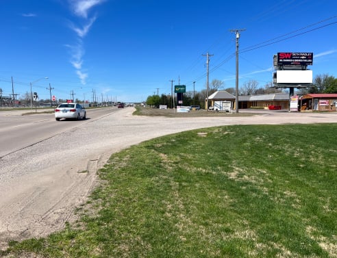 400 N. E. Richardson Loop Media