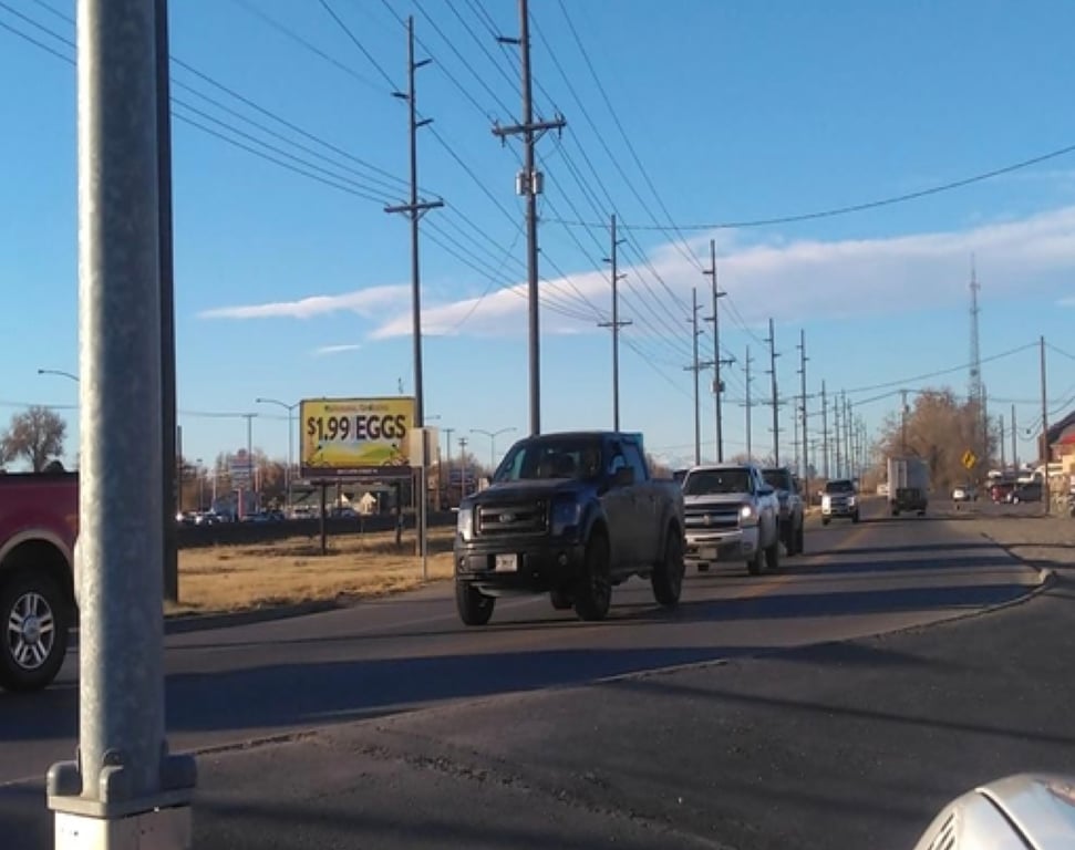 LAUREL RD N/L 300' W/O MOORE LN #2 F/E Media