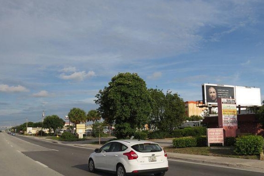 Location photo for Sample Rd (Pompano Beach)