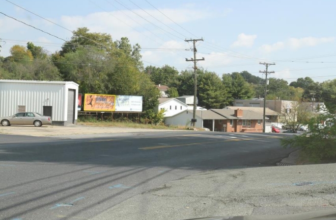 Location photo for W Beverley St near W Beverley St / Dollar General (Staunton)
