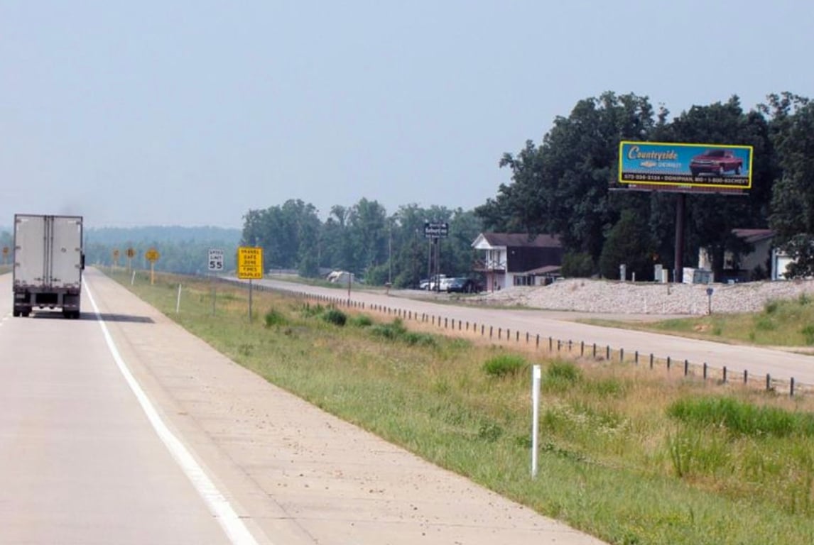 W/S HWY 67 1.6 MI. S/O BUS. 67 S/B Media