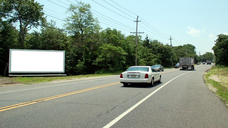 NY Rd (Rt 9), S/O Rt 72 Media