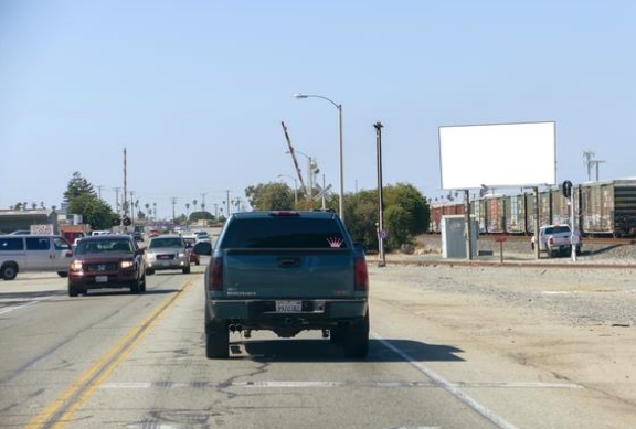 Location photo for E 5th St near El Parthenon (Oxnard)