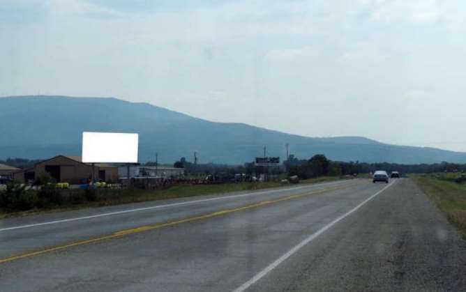 Hwy 112 S/S, 3.90 mi E/O US 59, Poteau, OK, WB, E/F Media