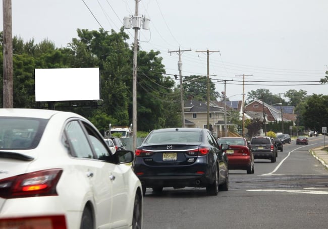 Rt 36 1 mi W/O Ocean Blvd N/S F/W Media