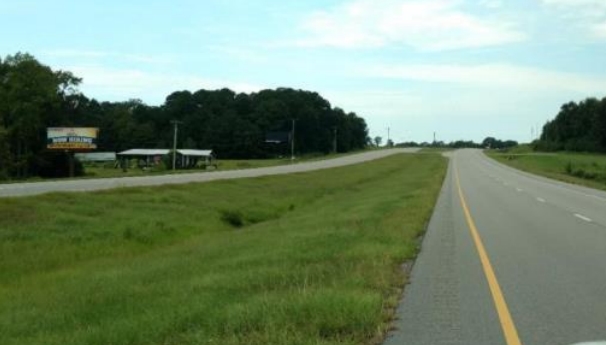 Location photo for Veterans Memorial Pkwy (Opp)