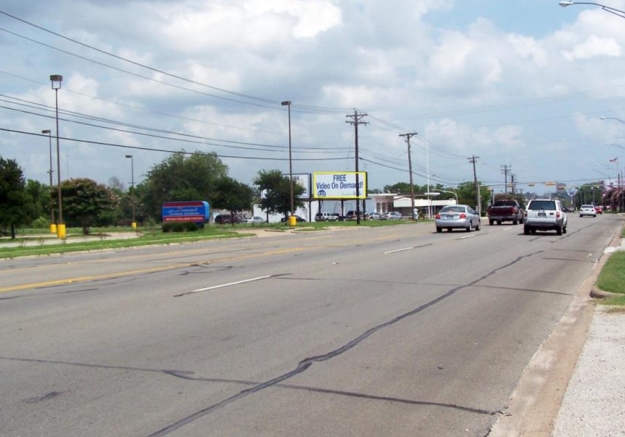 E/S TEXAS AVE 100' N/O POSTOFFICE, RIGHT Media