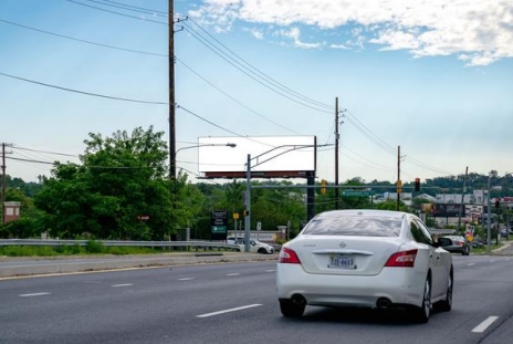 Location photo for Greenbelt Rd near Greenbelt Station Pkwy & Streambank Ln (Berwyn Heights)