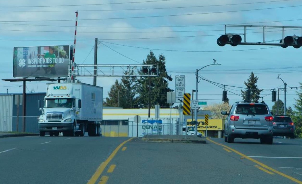 100TH ST SW SL 75F E/O LAKEVIEW AV SW EF-1 Media