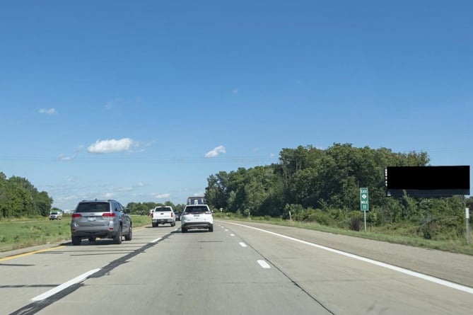 M-6 .3 mi E/O Kalamazoo Ave SS F/W Media