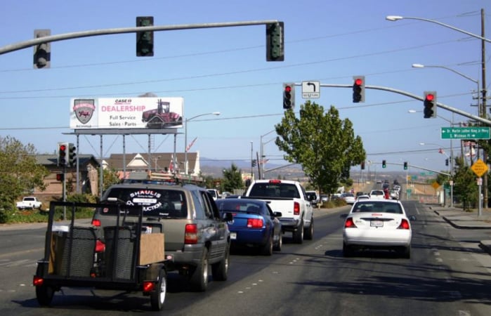 Park Ave NL 400' e/o Whitman Ave FW Media